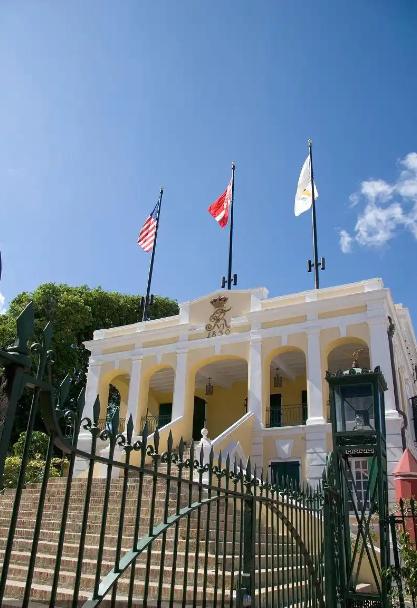 现在的丹麦比立陶宛都要狠，立陶宛为了投靠老美，只是得罪东方大国和俄罗斯，丹麦现在