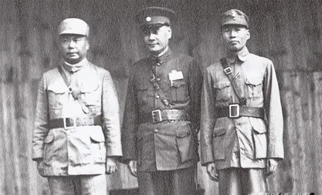 1933年，刘文辉被刘湘打得大败，穷途末路之际，刘湘说：“一笔写不出两个刘字，总