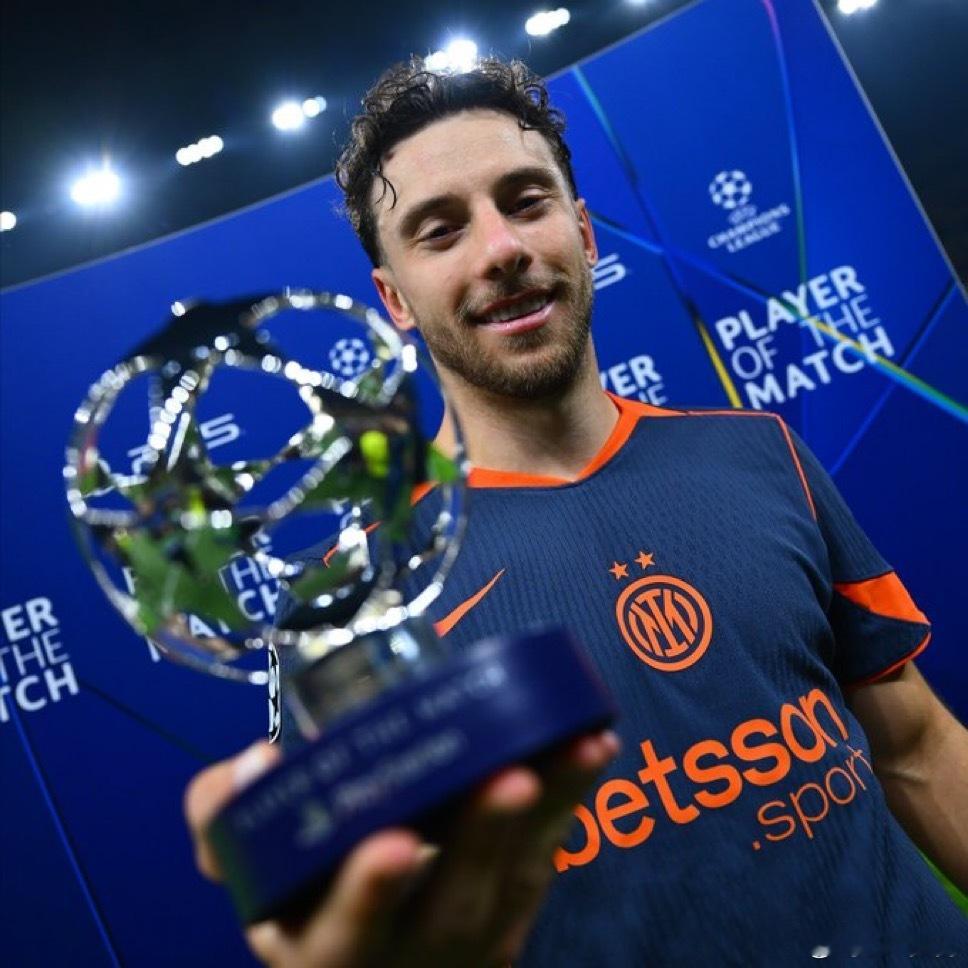 瓜罗：在训练中齐沃也在尝试让奥古斯托踢右路这位巴西球员展现出了极佳的左脚内切