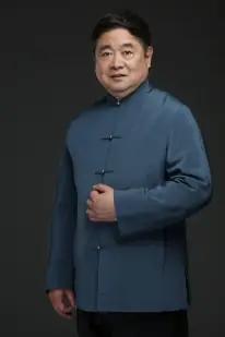 2012年，故宫院长单霁翔第一次去库房时，旁边跟着两个虎背熊腰的保安，单院长说：