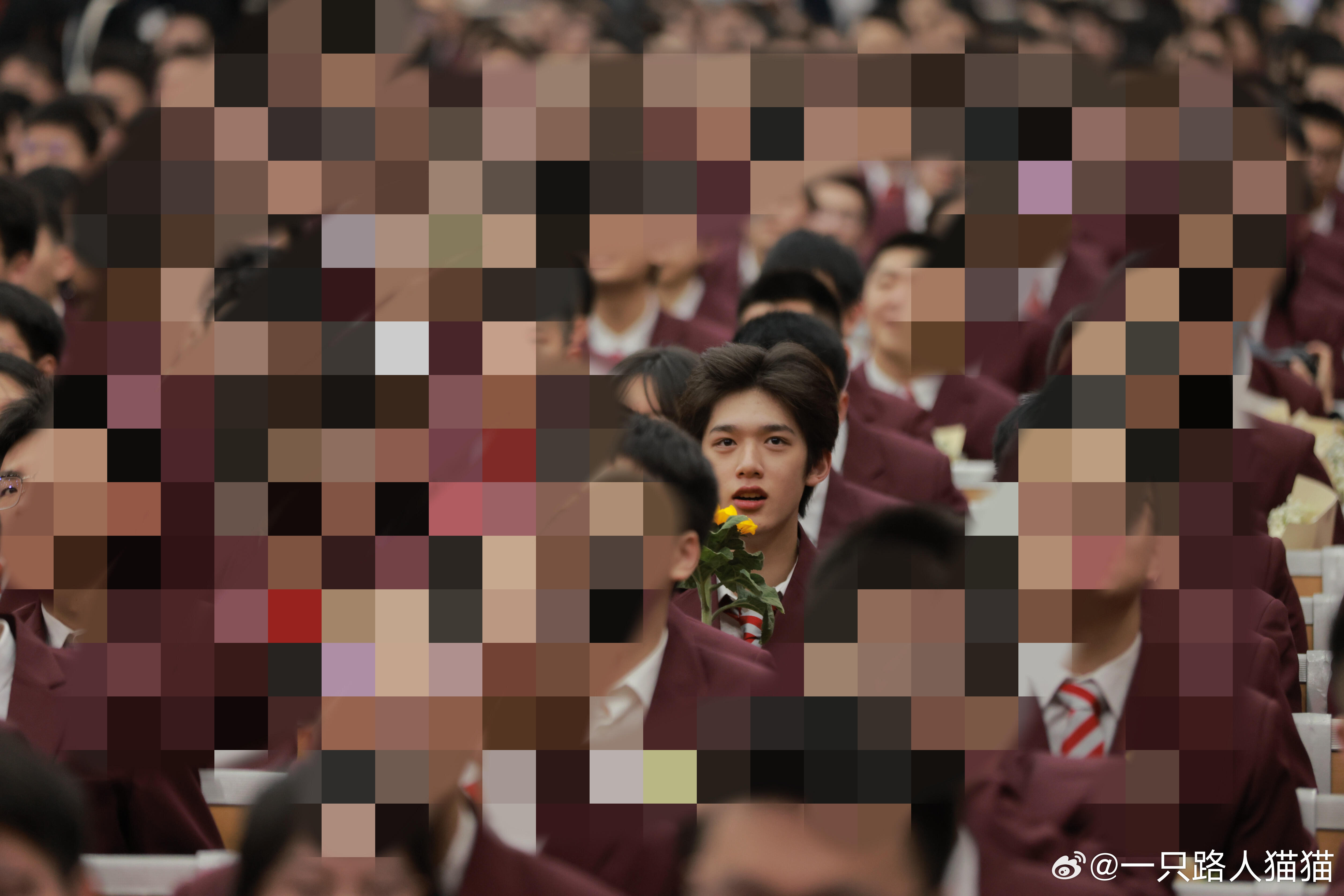 官俊臣沙坪坝八中高考成人礼陈思罕镜头里的四代