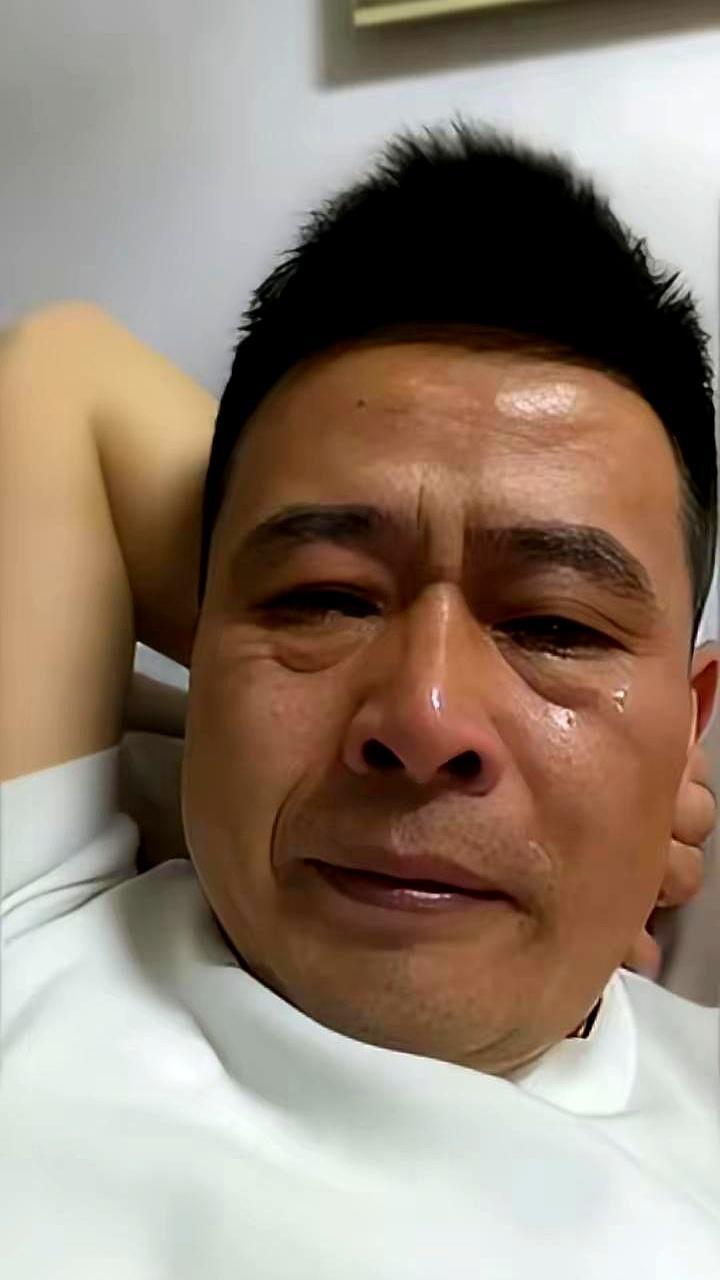 守了17年活寡把闺女拉扯到30岁，换来的却是她天天冲我摔门冷战，这爹当得到底有多