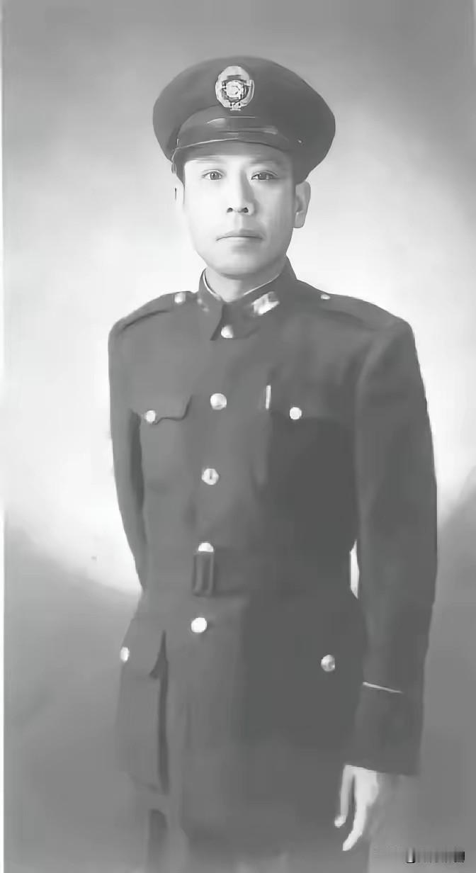 1948年11月22日，黄百韬在碾庄突围，腿部中弹后，含泪对二十五军副军长杨廷宴