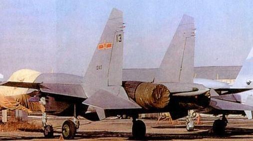 中国购买团刚在1990年5月抵达苏联，苏方就把一架最新研发的米格战斗机摆到了谈判