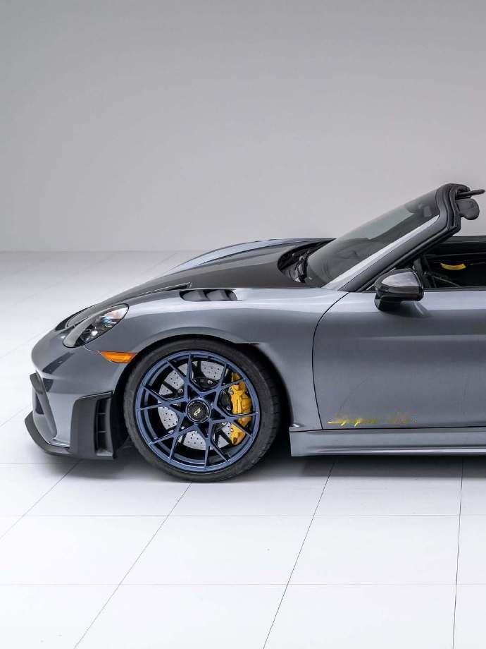保时捷718SpyderRS简直美出天际！它的外观设计太惊艳，流畅的线条