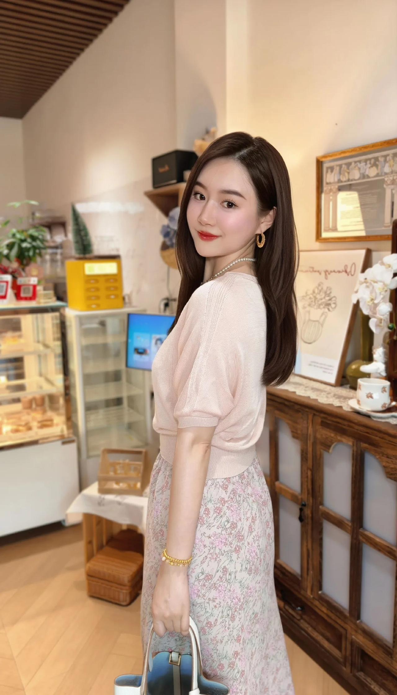 慢下来，享受一杯咖啡的慵懒时光。​​​