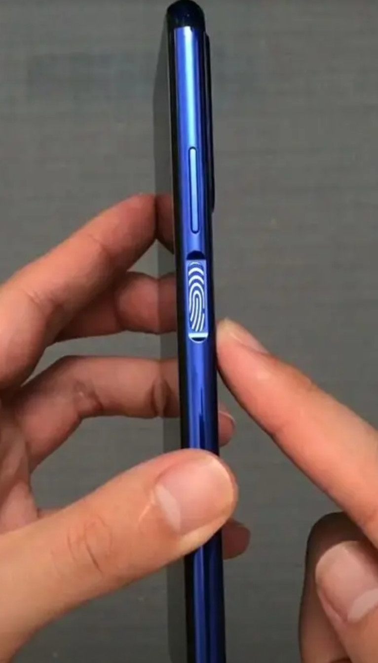 哪款折叠屏手机用侧边指纹解锁，肯定会被一堆无脑的粉丝骂落后。然而，售价1万多块钱