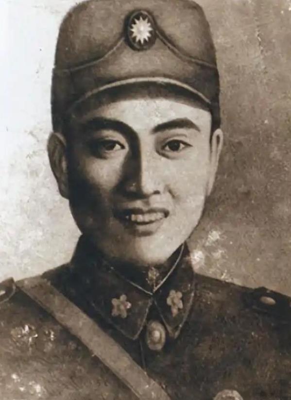 1943年，国军将领洪行收到日本大佐松本的战书，相约进行白刃战。洪将军拍案而起，