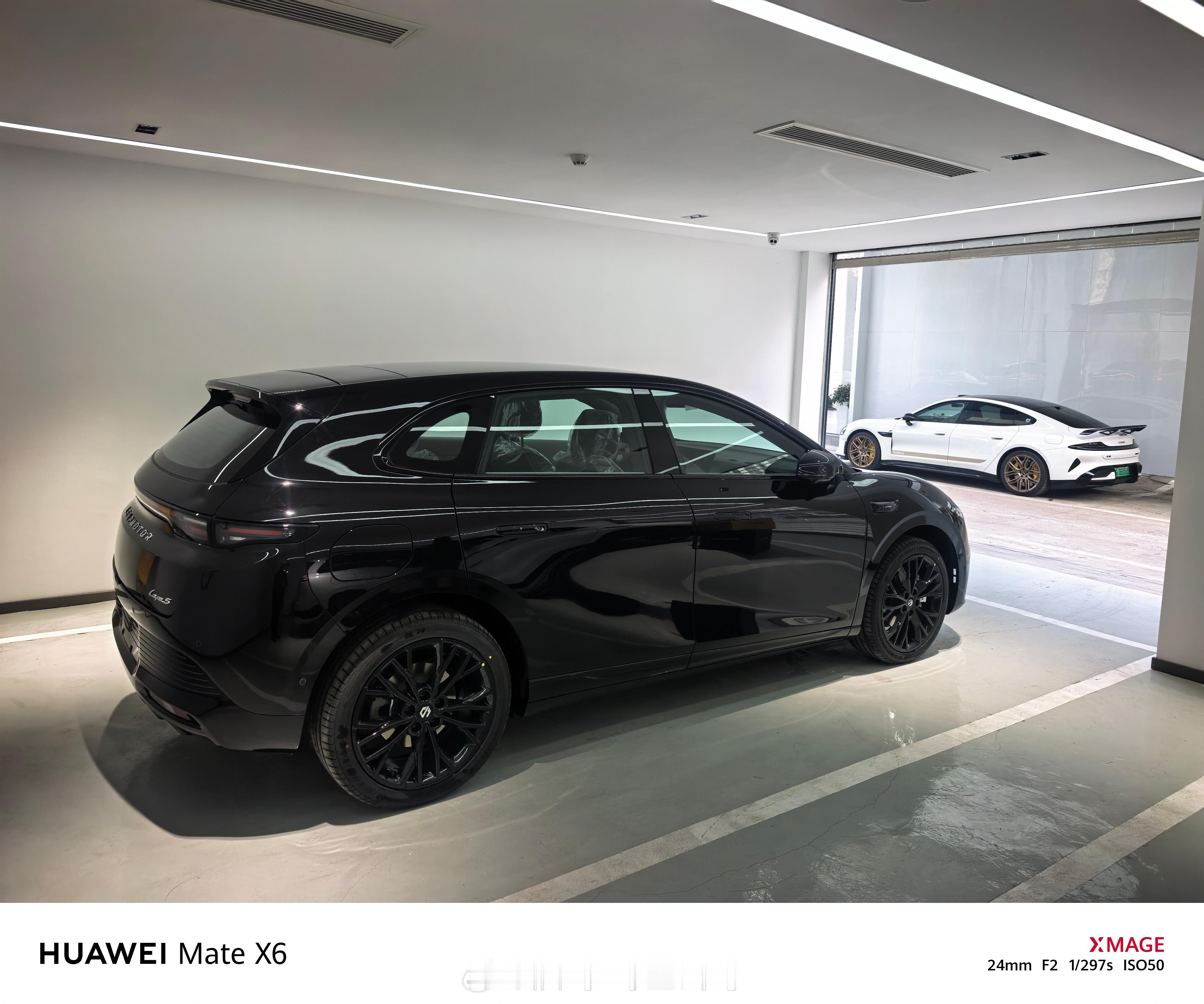 同学的拉法，年轻人的纯电小钢炮零跑lafa5