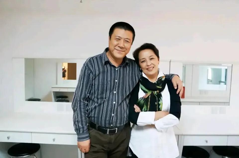 吕凉，我喜欢的一位演员，他身材高大魁梧，眯着一双小眼睛，总是自带喜气，2024年