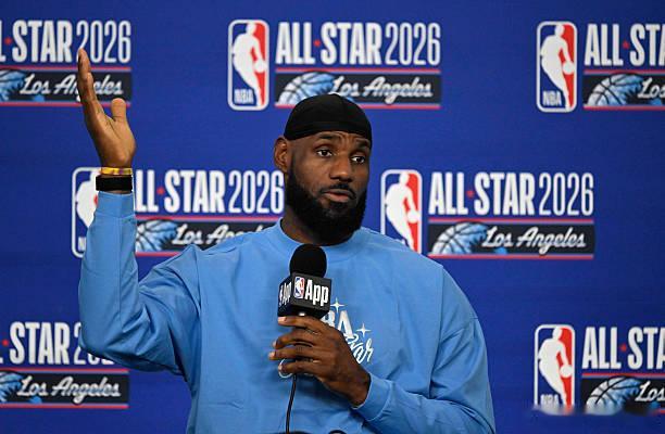 湖人今年夏天预计将拥有5100万的薪资空间。这个数字是已经将里夫斯2090万的自