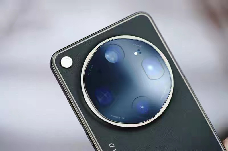 十倍潜望长焦+双哈苏2亿像素！OPPOFindX9Ultra评测