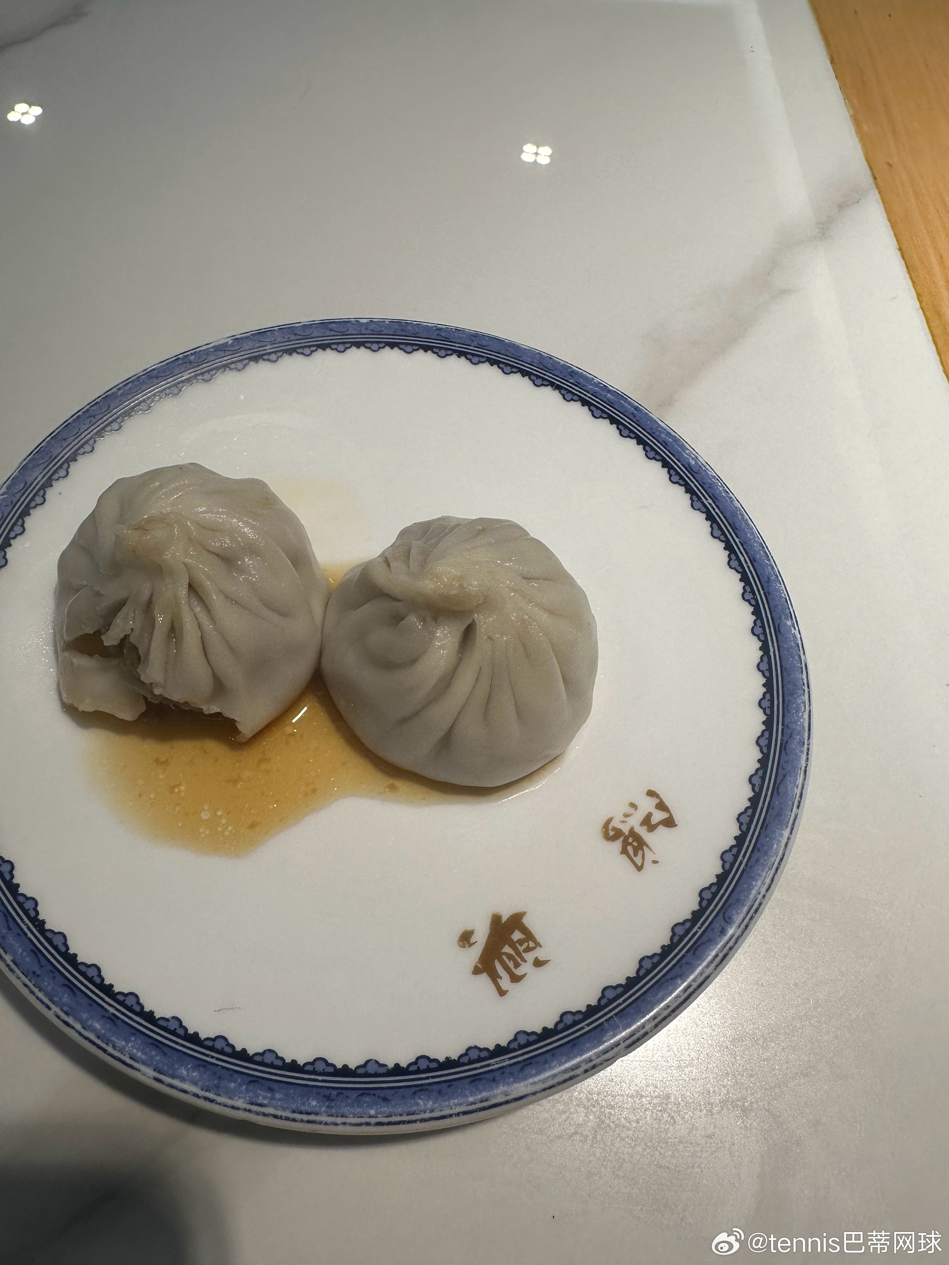 无锡小笼包只敢点两个甜口，吃两个就腻