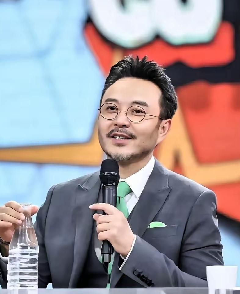 汪涵这事儿一出，他基本上是翻不了身了，他本人比谁都清楚，出品人本就是影片投资方与