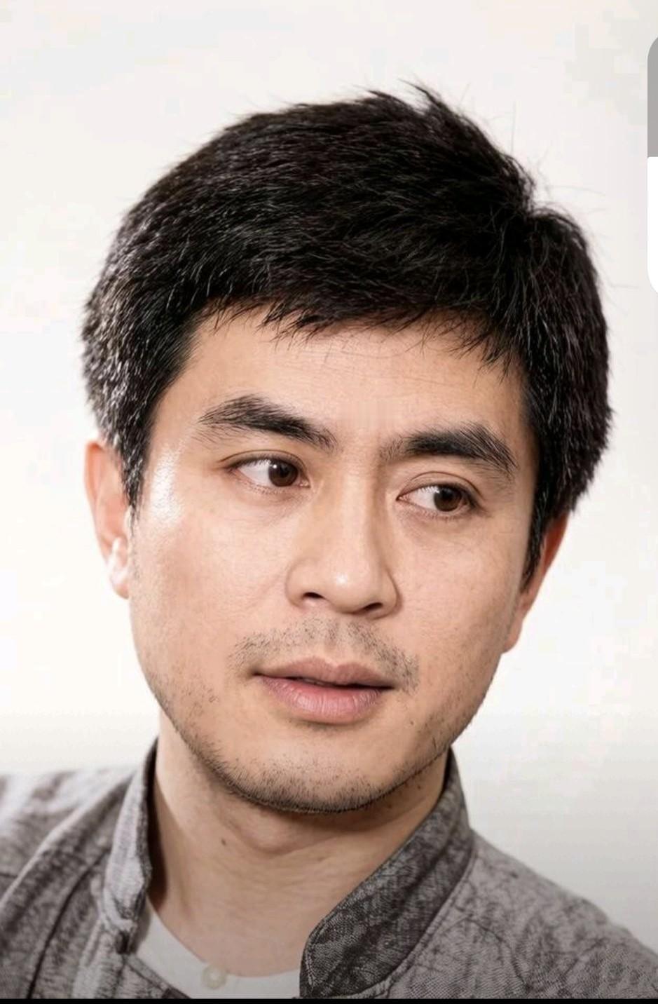 80年代帅哥扎推出现，周里京，唐国强，郭觊敏，卢君，梁同裕等等，一个比一个帅为什