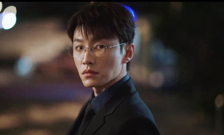 代旭最近火了，不过很现实地讲，他以后还是当不了主角。毕竟他的身高和长