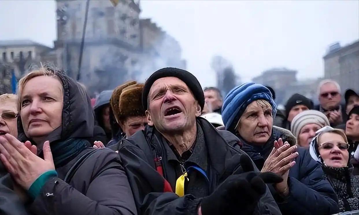 外媒：乌克兰被打是自找的！看着那份必须要承认乌东四州公投结果的谈判条件，泽连斯基