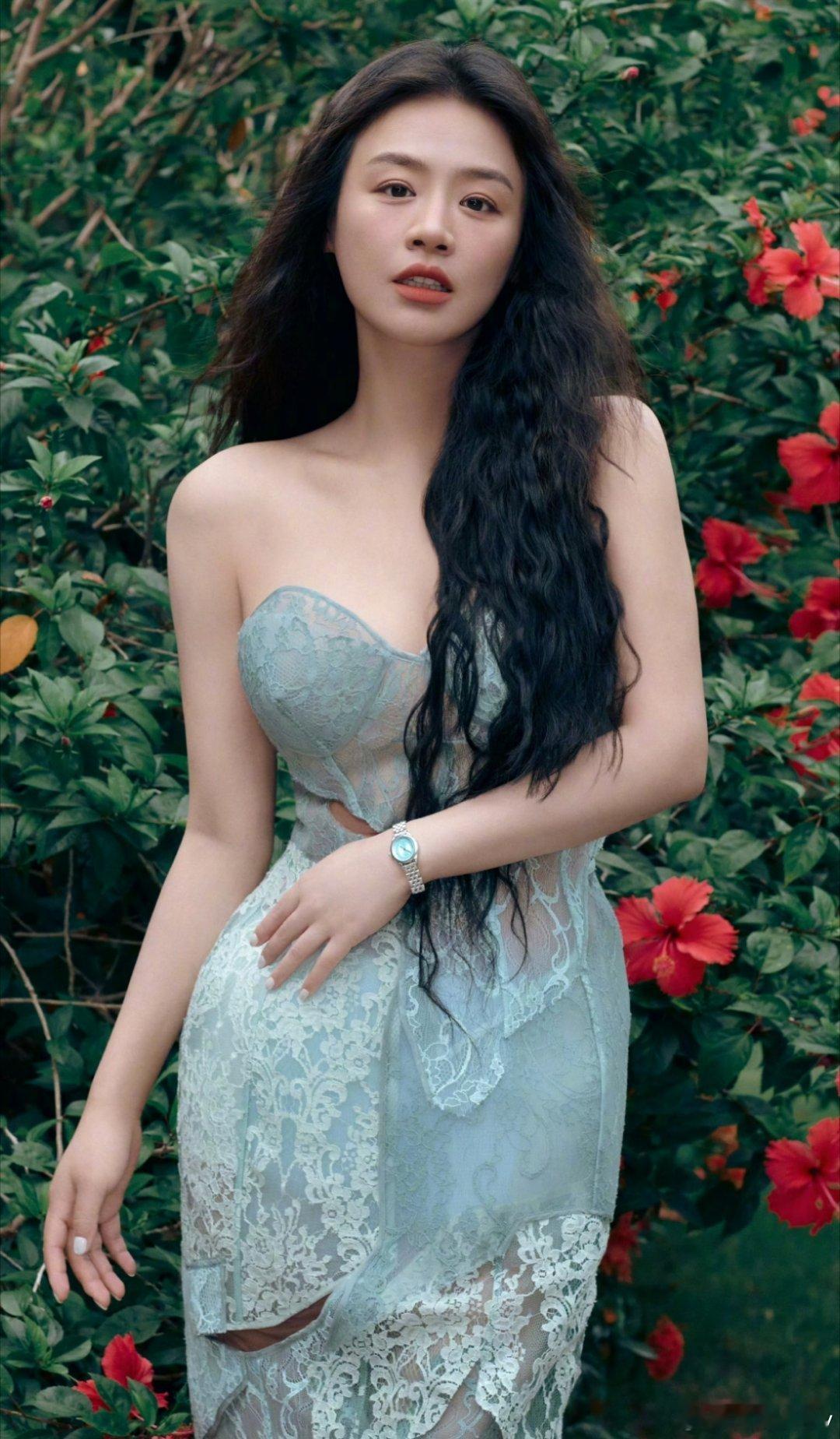 心中无男人，拔剑自然神，支持美女单身搞事业，赶紧进组《收山》