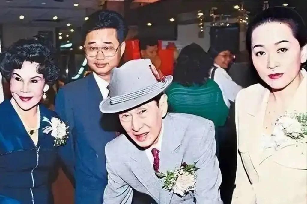 香港巨富临终前对儿子留下惊人遗嘱：“使劲花钱，当个败家子，最好一分不剩！”此言并