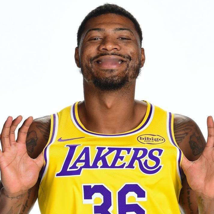 詹姆斯向斯玛特表达敬意：“他的意志力，他的求胜天性。他经历过无数硬仗的考验，在他