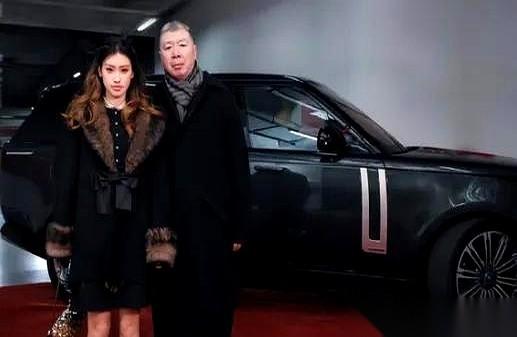 我就说，戏演久了，总有杀青那一天。大导演的剧本，最后一幕，原来是在生活里上演的