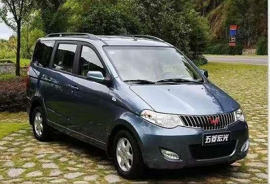 每次只要一谈及MPV，我首先想到的便是五菱。因为它800万销量里，藏着三代人的出