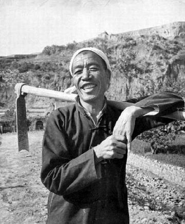 1976年10月6日，吃过晚饭后，坐立不安的陈永贵，接到了开政治局会议的通知，立