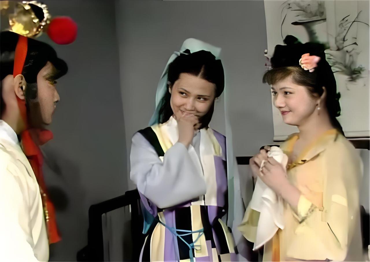 妙玉和惜春的共同点是：都把“修行”理解为一种“逃离”——妙玉逃离世俗，惜春逃离家