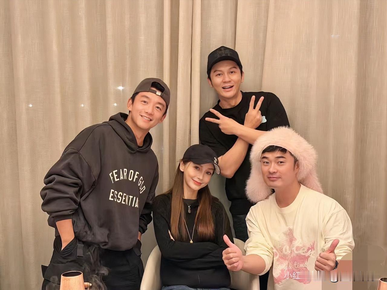 初代跑男在今天合体！李晨发文感叹❕当初的一家人🧑‍🧑‍🧒‍🧒现在却各