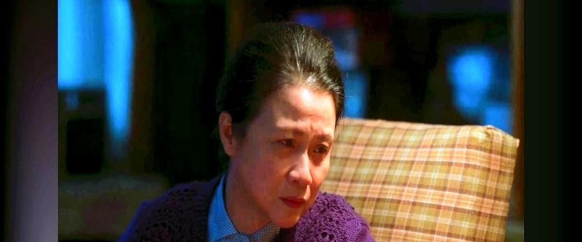 别信《老舅》里90年代的东北。那不是记忆，是滤镜粉碎机。他们管这叫怀旧，我管