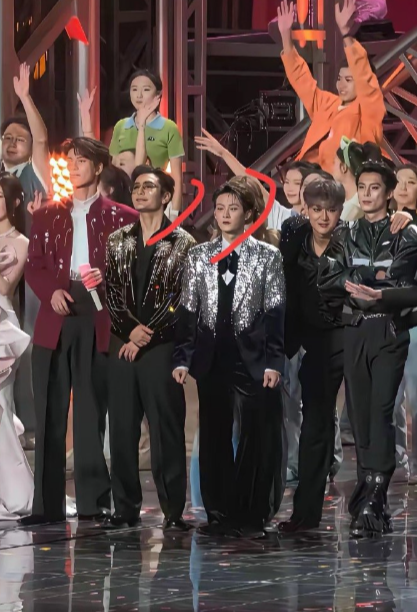 檀健次居然比黄晓明还矮？​​​