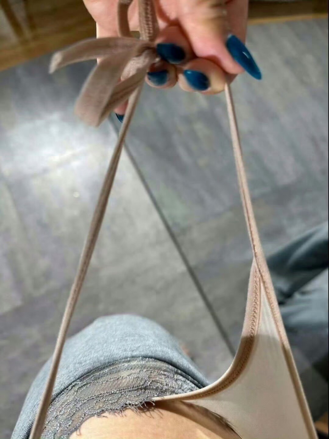 我要偷偷熬夜成地中海然后笑死所有人