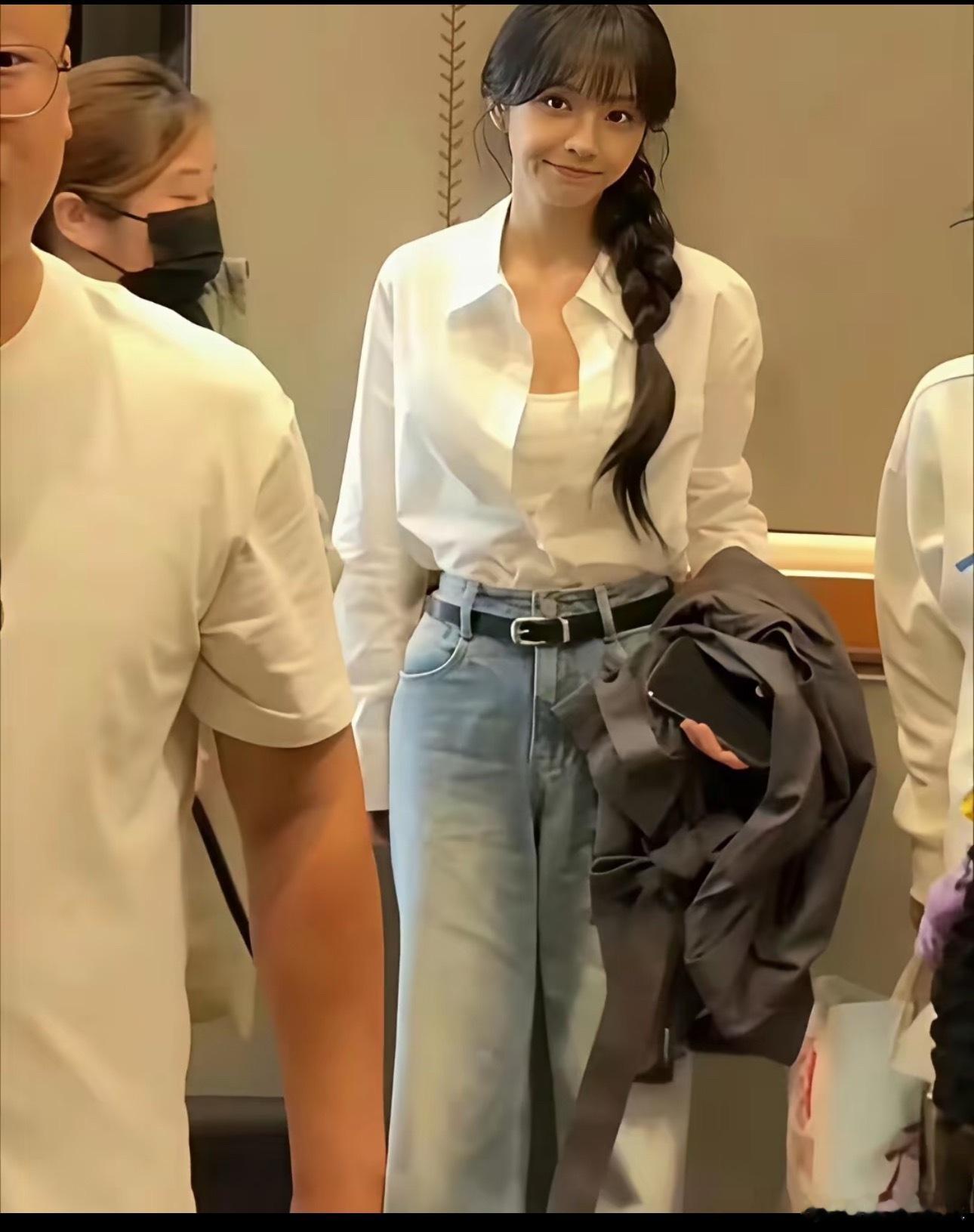 田曦薇一直不是小个子甜美们？怎么变这么高大了？？
