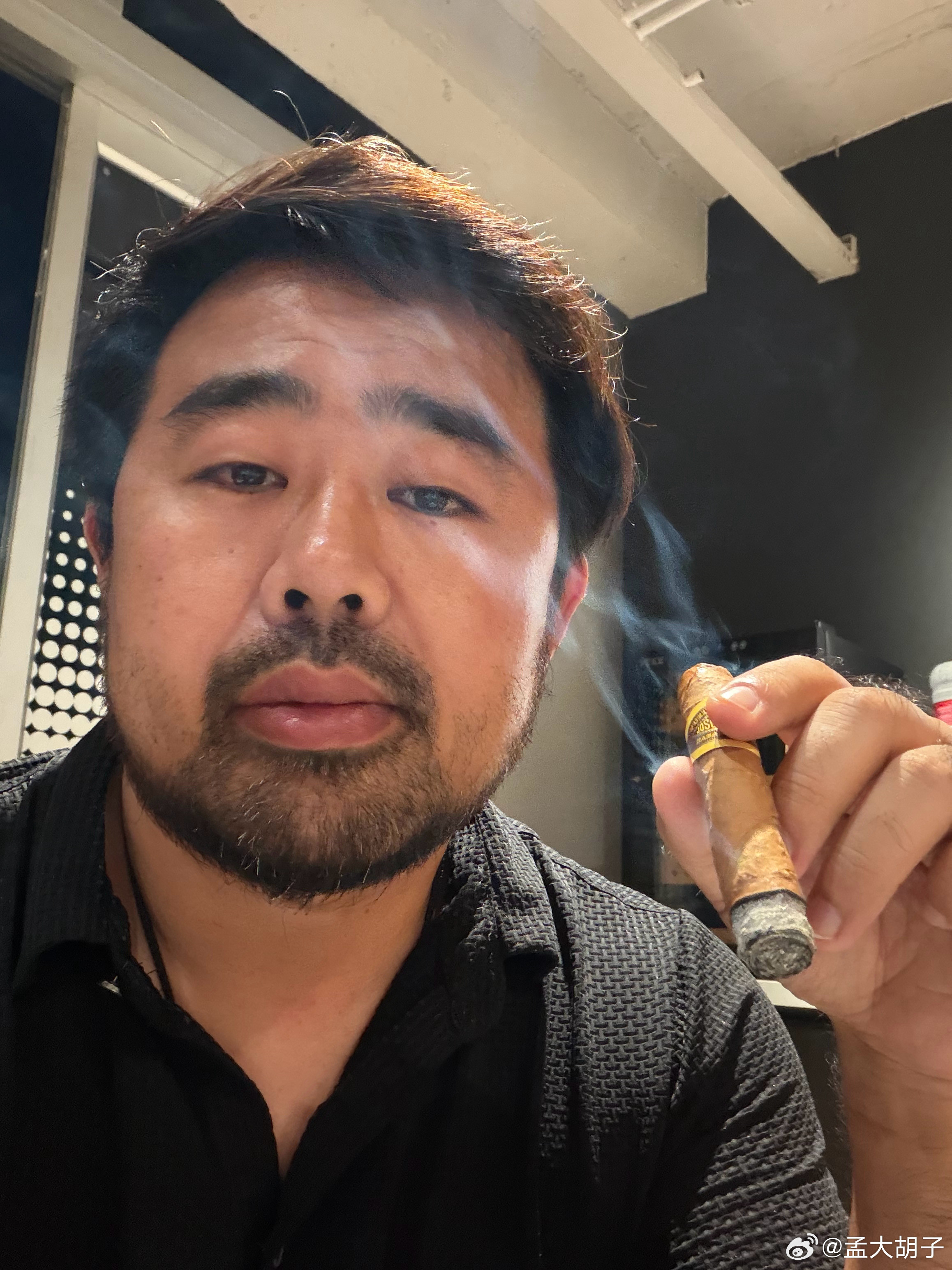 回来了，本来7点的飞机，非要搞到10点才到，这个点客户去机场堵我，把我接回公司谈