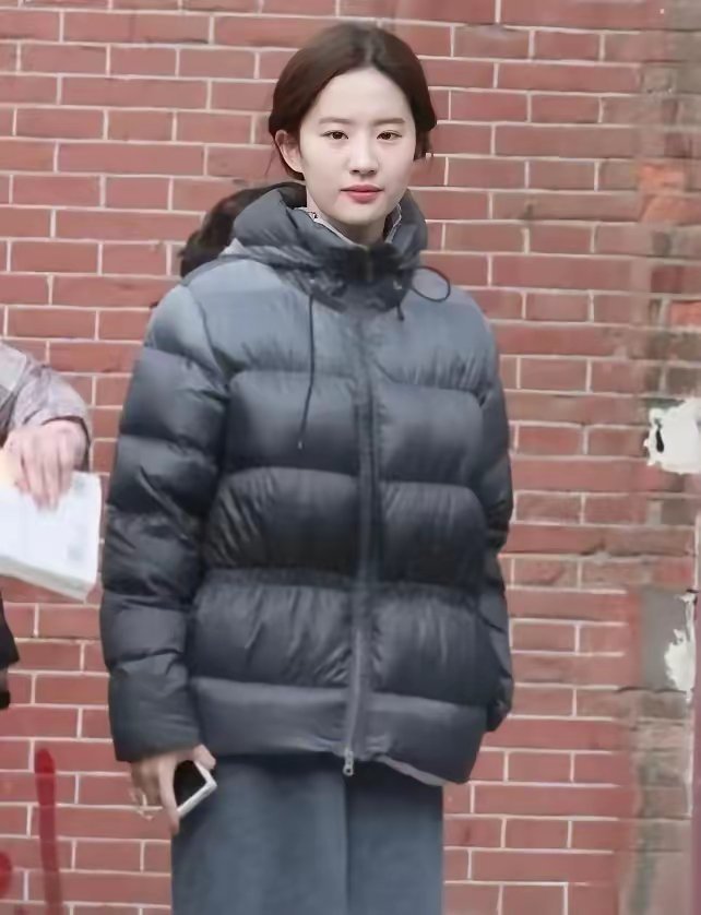 刘亦菲就是长得好看就可以随便穿