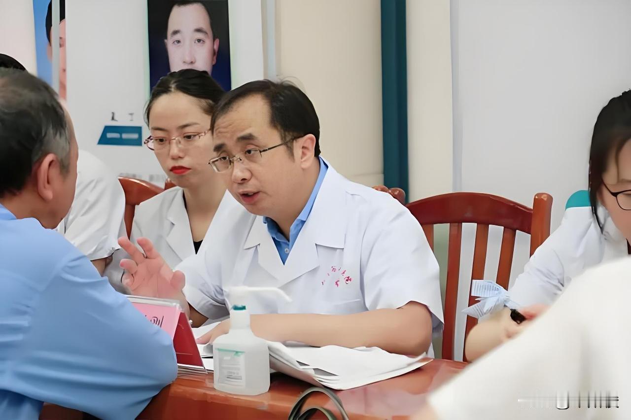 王少刚，医学博士，华中科技大学同济医学院附属同济医院泌尿外科主任、二级教授、主任