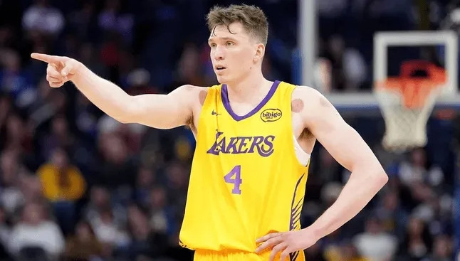 NBA夏季联赛，湖人78-87不敌凯尔特人。随后，TheAthletic记者