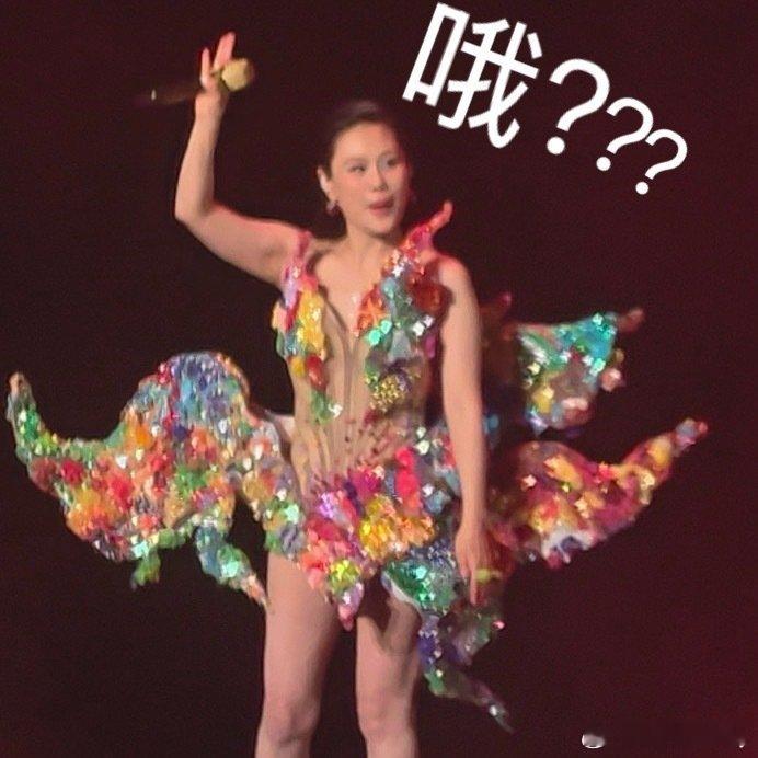 #袁娅维#这个表情包很好用呢[吐舌头眯眼睛笑]​