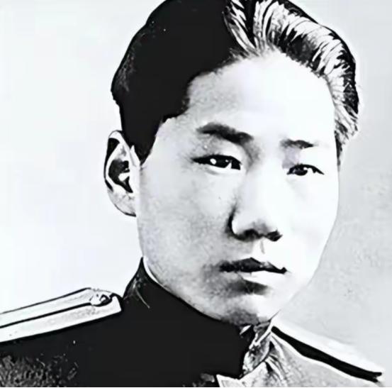 1990年，毛岸英去世40年后，她的妻子刘思齐突然向中央提出了两个疑问：第一，为