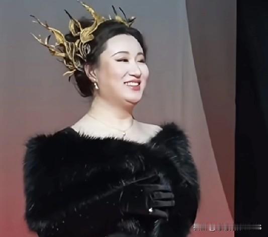 锤娜丽莎真是长在我审美上！神似娄艺潇，五官精致皮肤白，明明可以靠颜值却偏偏有实