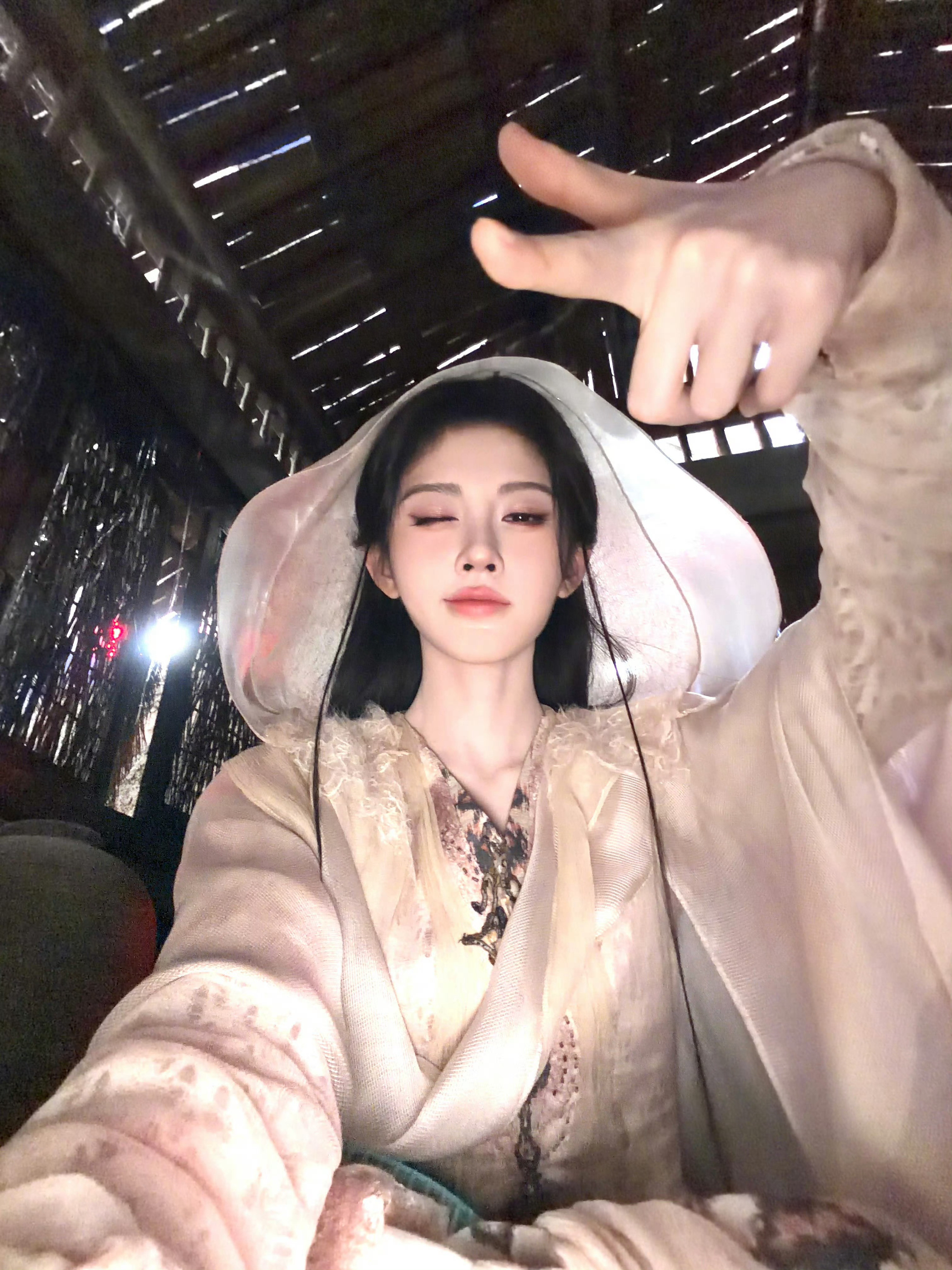 鞠婧祎的阿黛碎片掉落​​​