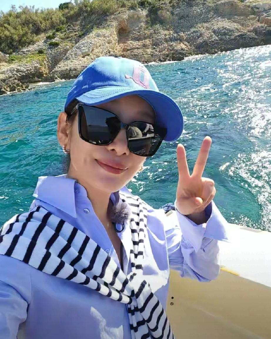 被嘲最丑影后！秦海璐历经情伤、产后抑郁，如今活成人生赢家秦海