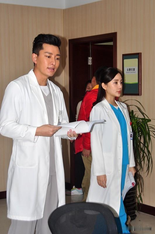 之前总觉得手术费贵全是药和设备在“薅羊毛”，翻了些资料才发现根本不是这么简单。