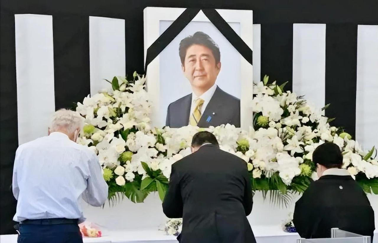 五位被刺杀的国家首脑，美国独占三席第一个：川普。这个小老头拉的仇恨值可不是一