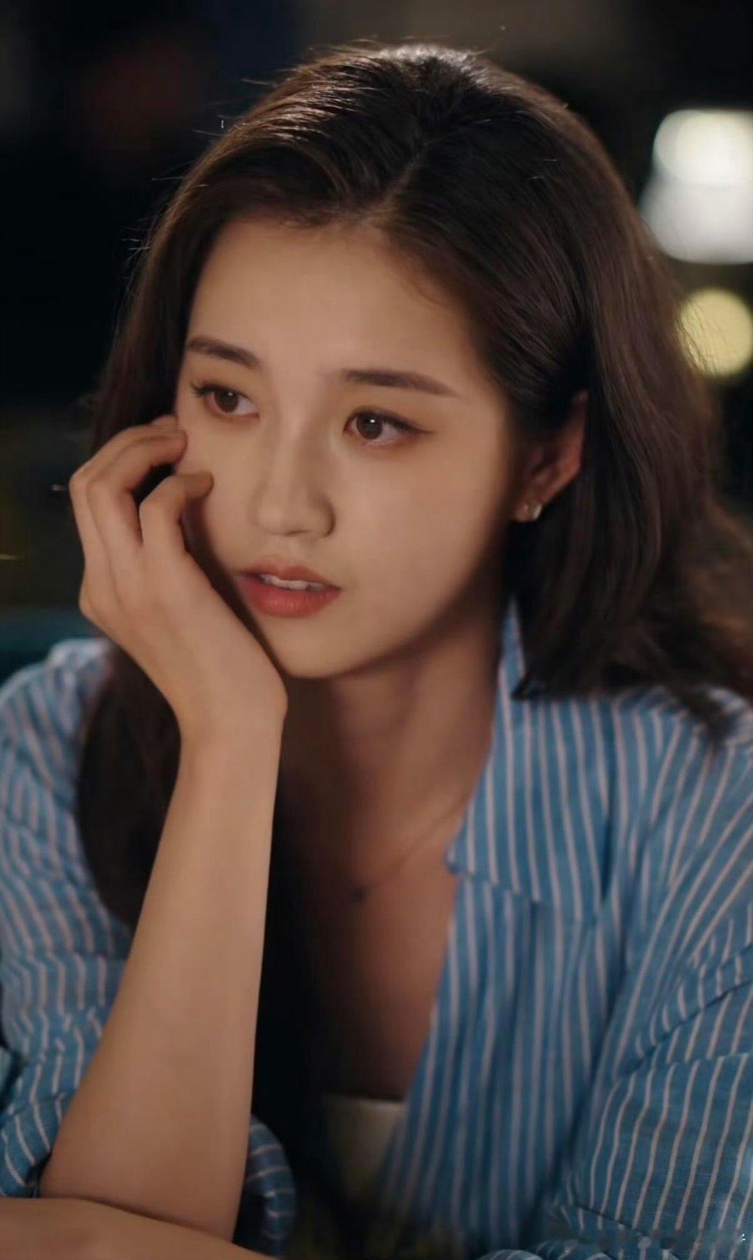 短剧女主进入到长剧第一部就yx拉菜女主这不太好吧，徐若晗再怎么样也不会被艳压