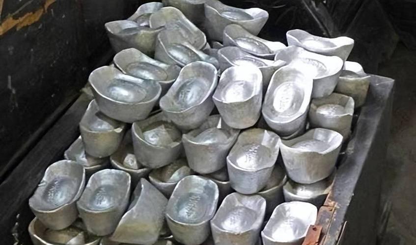 一万两银子值多少钱？一两银子50克一盎司银子30.15美金1盎司=28.3495