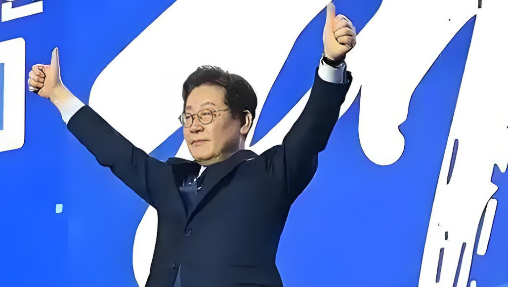 李在明哭卢武铉，能救他的支持率吗---