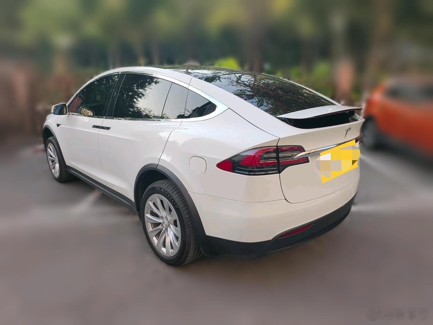 80多万提辆特斯拉，才开3万公里就贬值60万，车主：天塌了！前两天验了一台特斯拉