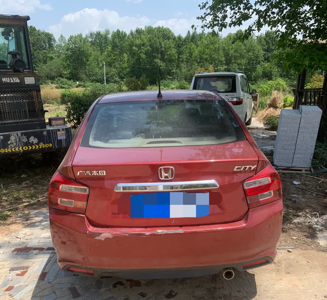去年过年时买了一台本田锋范的二手车，准备留给家里老人代步用，平时上街买点东西用用
