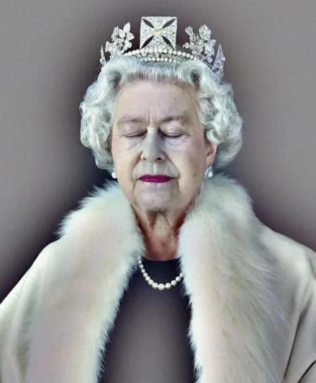 大家可能不知道，英国女王去世后，尸体会用英国皇室的独门秘方进行防腐保存，而这里面